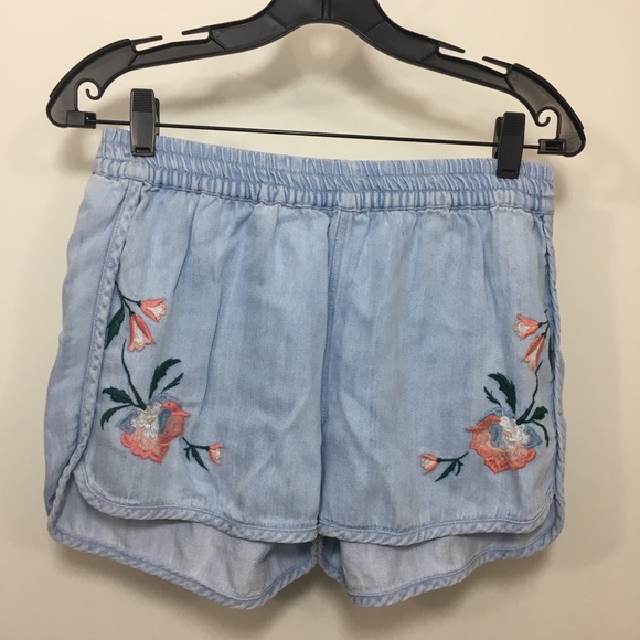 Rails Pants - NWT Rails Chambray flat front embroidered shorts M